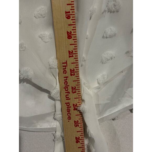 New Women’s pearl Button tie Swiss Dot White flowy V-Neck Size M romantic boho - Picture 7 of 9